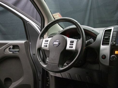 Used 2020 Nissan Frontier SV image 19