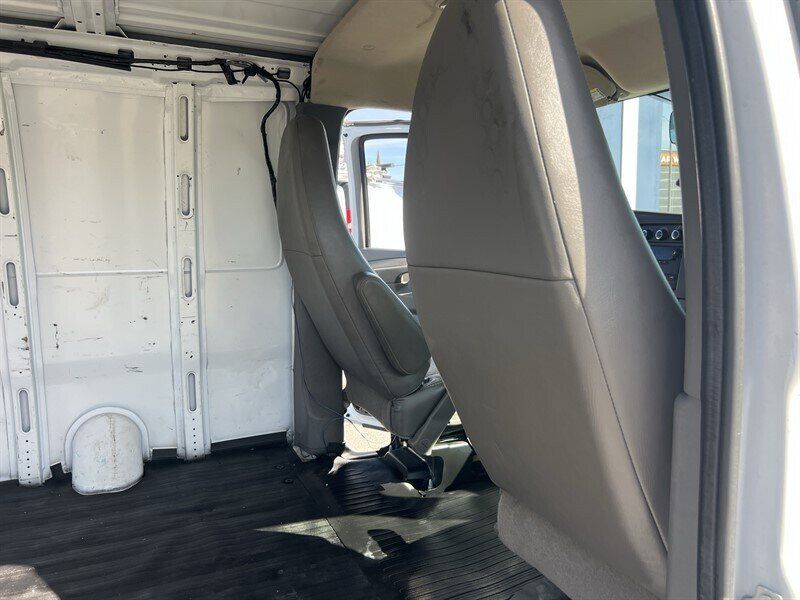 Used 2013 GMC Savana 2500 RWD image 11
