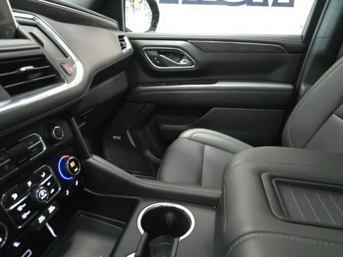 Used 2024 Chevrolet Tahoe Z71 w/ Luxury Package image 20