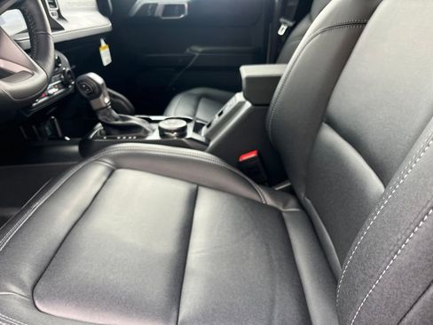 New 2025 Ford Bronco Badlands w/ Sasquatch Package image 14