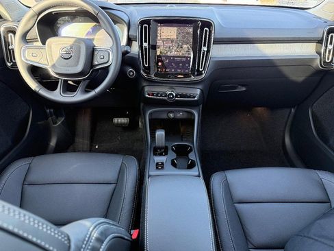 New 2026 Volvo XC40 B5 Core w/ Climate Package image 6