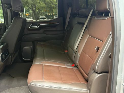 Used 2024 GMC Sierra 1500 Denali w/ Technology Package AWD/4WD image 11