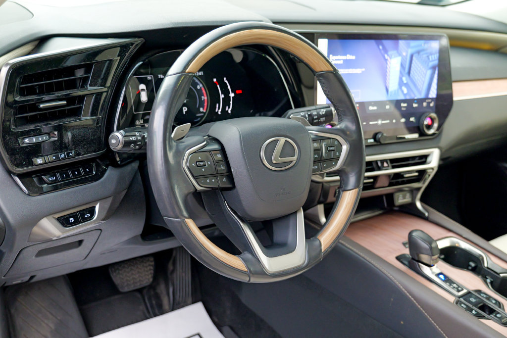 Used 2023 Lexus RX 350 Premium w/ Accessory Package AWD/4WD image 19