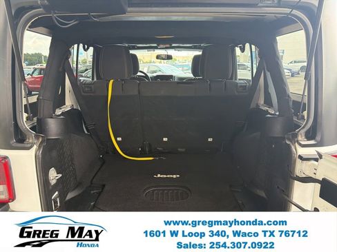 Used 2015 Jeep Wrangler Unlimited Rubicon w/ Connectivity Group AWD/4WD image 20