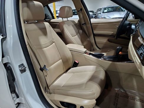 Used 2010 BMW 328i xDrive Sedan image 13