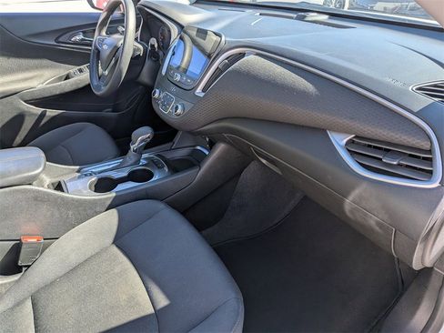 Used 2024 Chevrolet Malibu LT image 32