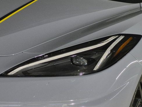 Used 2025 Chevrolet Corvette Stingray Premium Conv w/ Battery Protection Package RWD image 9