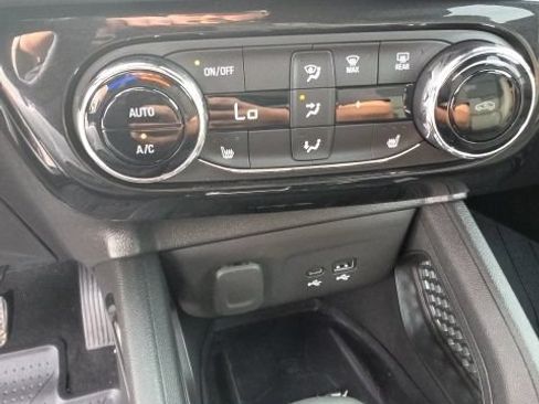 Used 2024 Chevrolet TrailBlazer RS w/ Convenience Package AWD/4WD image 12