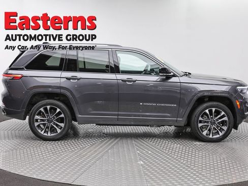 Used 2023 Jeep Grand Cherokee Overland w/ Luxury Tech Group IV AWD/4WD image 4