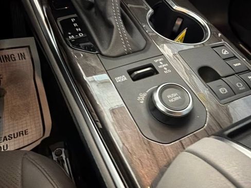 Used 2024 Toyota Highlander Platinum AWD/4WD image 45