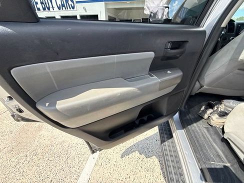 Used 2017 Toyota Sequoia SR5 AWD/4WD image 35