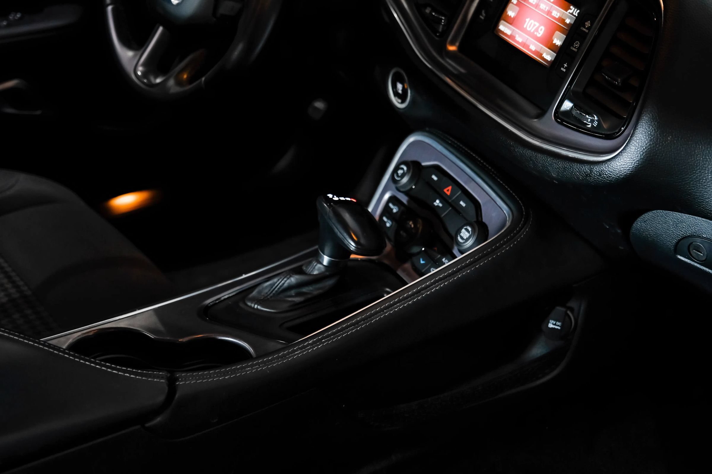 Used 2016 Dodge Challenger SXT RWD image 19