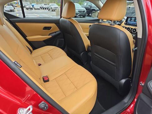 Used 2024 Nissan Sentra SV w/ SV Premium Package image 13