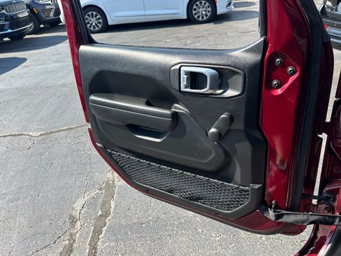 Used 2022 Jeep Wrangler Unlimited Sport AWD/4WD image 16