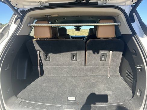 Used 2018 Buick Enclave Essence image 9