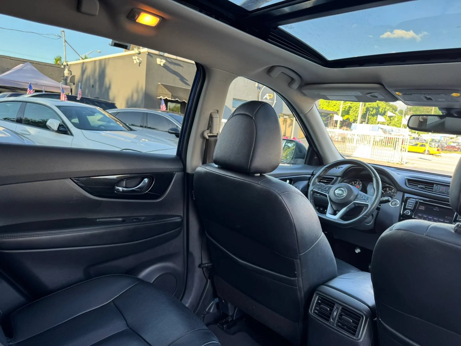 Used 2019 Nissan Rogue SL w/ Premium Package AWD/4WD image 23