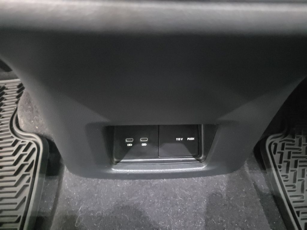 Certified 2024 Volkswagen Atlas Peak Edition SE AWD/4WD image 31