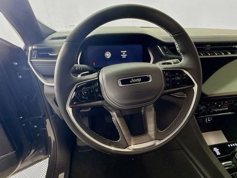 New 2025 Jeep Grand Cherokee L Overland w/ Luxury Tech Group IV AWD/4WD image 11