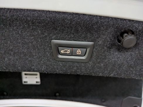 Used 2022 BMW M4 Coupe w/ Executive Package image 56