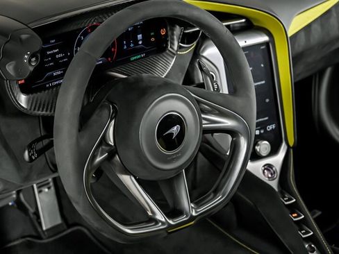 Used 2024 McLaren 750S Spider RWD image 26