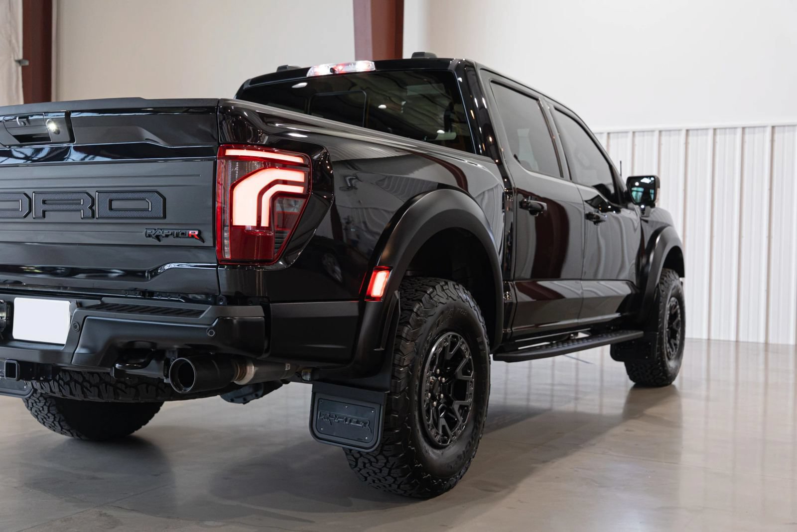 Used 2024 Ford F150 Raptor w/ Equipment Group 803A Raptor R AWD/4WD image 15