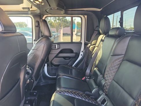 Used 2022 Jeep Gladiator Overland image 14