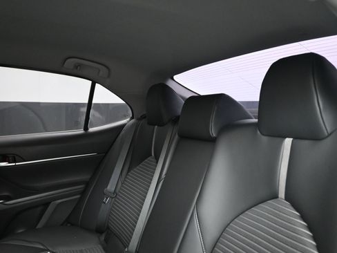 Certified 2020 Toyota Camry SE image 17