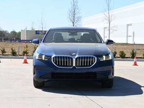 New 2026 BMW 530i xDrive w/ Convenience Package AWD/4WD image 2