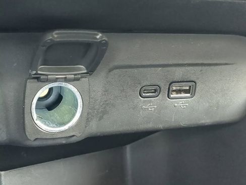 Used 2025 Chevrolet Trax LT w/ LT Convenience Package image 21