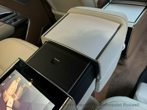 Used 2025 Land Rover Range Rover SV image 64