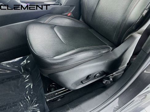 Used 2023 Jeep Compass Limited image 27