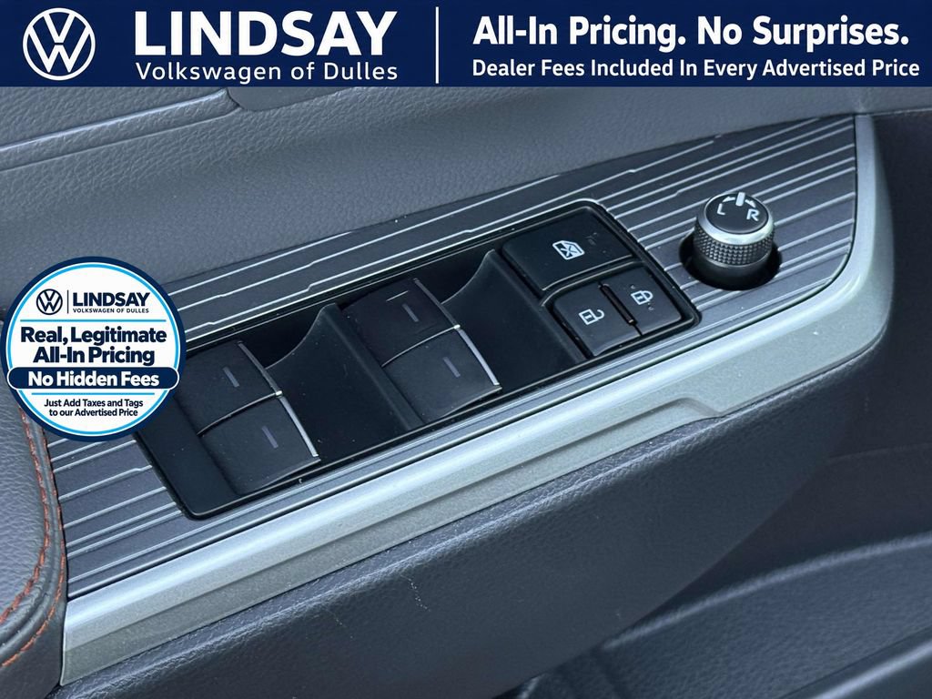 Used 2022 Toyota Sienna XSE w/ XSE Plus Package FWD image 10