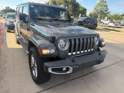 Used 2020 Jeep Wrangler Unlimited Sahara w/ Dual Top Group AWD/4WD image 3