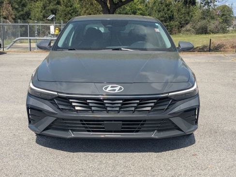 Used 2025 Hyundai Elantra SEL image 8