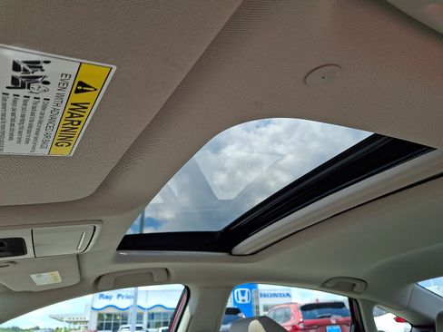Certified 2025 Honda Accord SE image 15