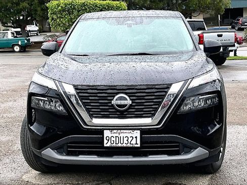 Used 2023 Nissan Rogue S image 2