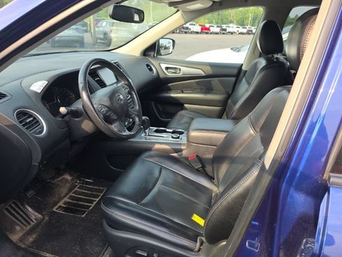 Used 2020 Nissan Pathfinder SL AWD/4WD image 13