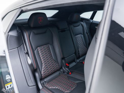 Used 2021 Lamborghini Urus image 40