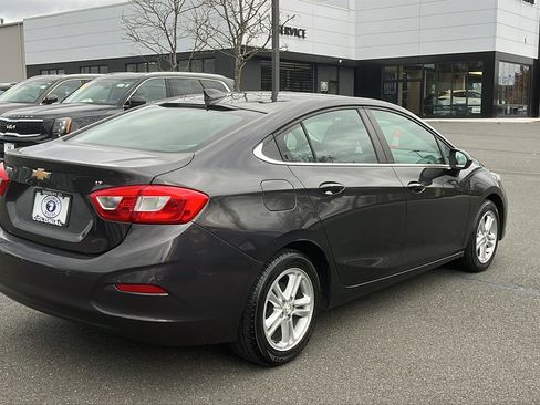 Used 2017 Chevrolet Cruze LT w/ Convenience Package image 6