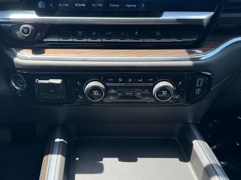 Used 2024 Chevrolet Silverado 3500 LT w/ Convenience Package AWD/4WD image 12