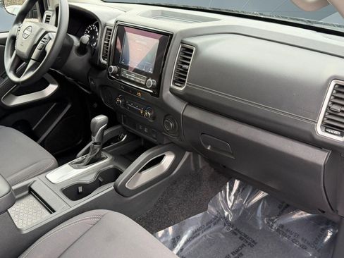 Used 2024 Nissan Frontier SV image 22