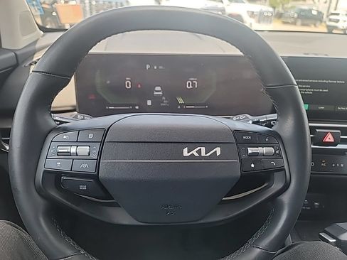Certified 2026 Kia Sportage EX w/ EX Panorama Roof Package FWD image 15