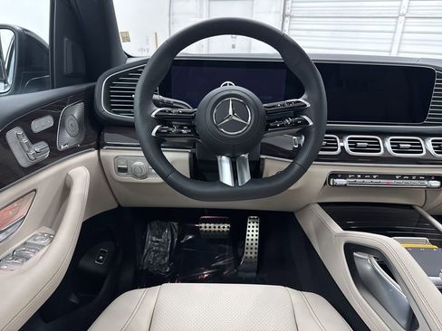Used 2026 Mercedes-Benz GLS 450 4MATIC image 21