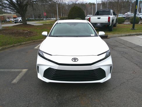 Used 2026 Toyota Camry LE image 3