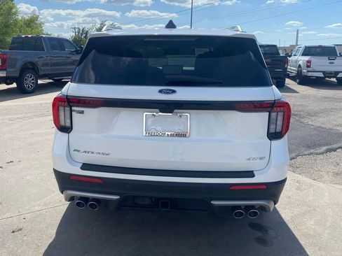 Used 2025 Ford Explorer Platinum w/ Ultimate Package AWD/4WD image 4