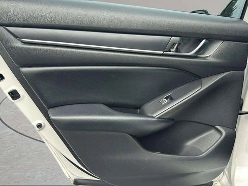 Used 2018 Honda Accord Sport image 15