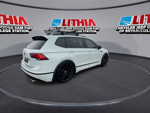 Used 2021 Volkswagen Tiguan SE R-Line w/ 3rd Row Seat Package AWD/4WD image 8