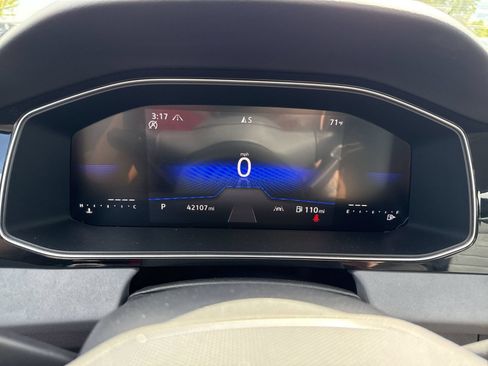Used 2025 Volkswagen Jetta SE FWD image 16