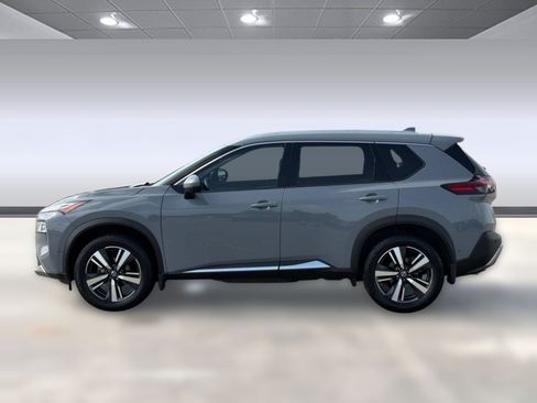 Used 2021 Nissan Rogue Platinum FWD image 2