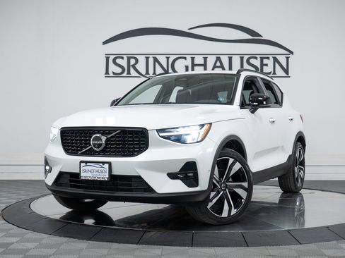 Used 2023 Volvo XC40 B5 Ultimate w/ Protection Package Premier AWD/4WD image 26